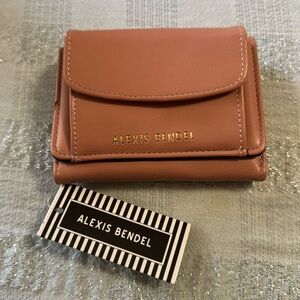 NWT . ALEXIS BENDEL Wallet